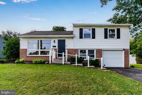 102 E Woodland Dr, MECHANICSBURG, PA, 17055-3372 | Card Image