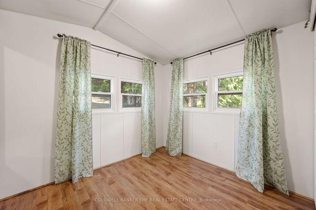 327 - 285 Crydermans Sideroad, House other with 2 bedrooms, 1 bathrooms and 2 parking in Georgina ON | Image 10
