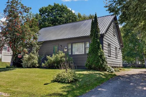 7 New York St, Millinocket, ME, 04462-1930 | Card Image