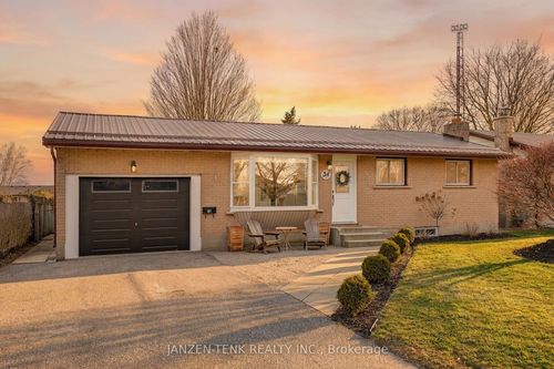 24 Centennial Ave, Aylmer, ON, N5H2X2 | Card Image