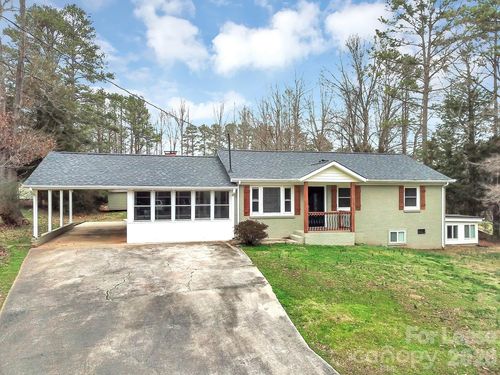 211 Valleydale Dr, Gastonia, NC, 28056-9204 | Card Image