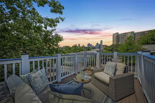 1169 Curve St, Austin, TX, 78702-1955 | Card Image