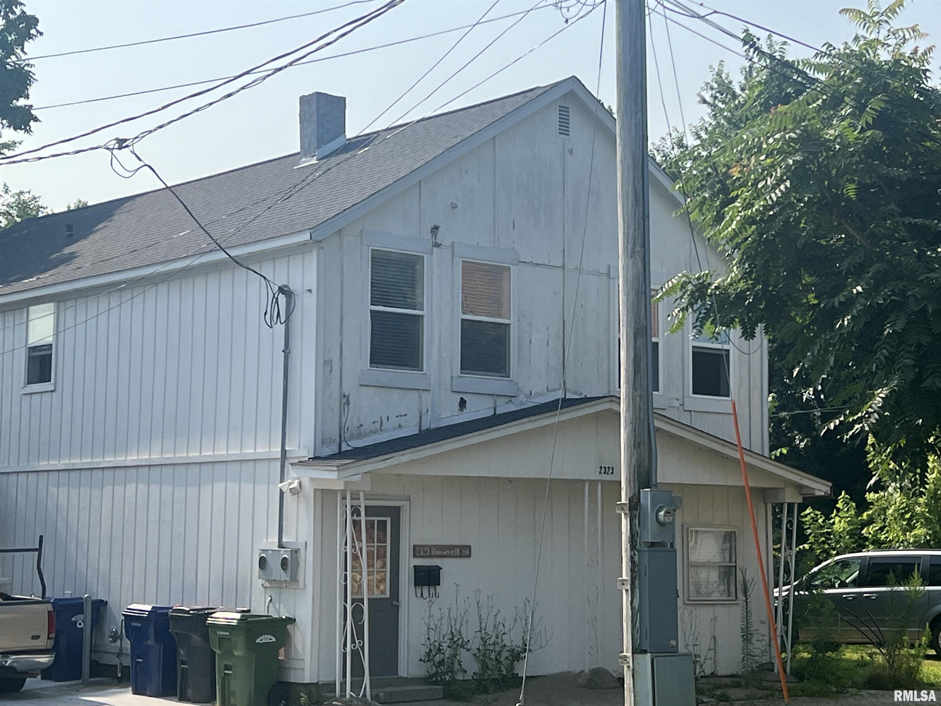 Roosevelt St, Clinton, IA 52732
