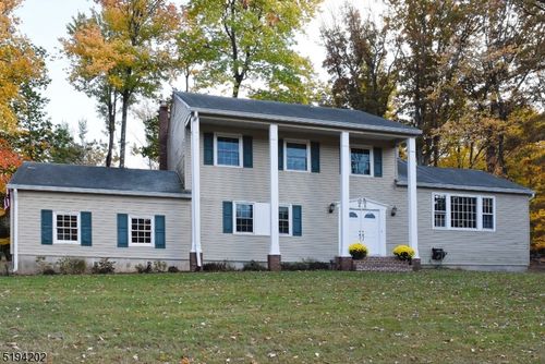 68 Meadowbrook Rd, Randolph, NJ, 07869-3824 | Card Image