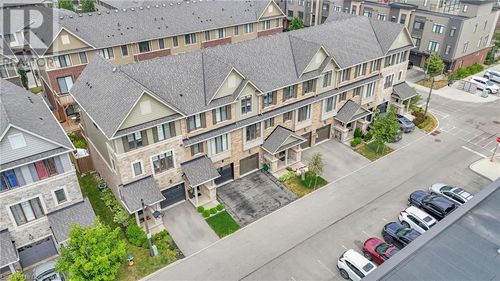68 Esplanade Lane, Grimsby, ON, L3M0H2 | Card Image