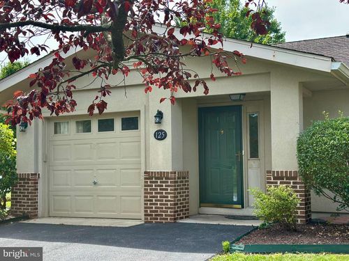125 Arrowhead Rdg, HEDGESVILLE, WV, 25427-5346 | Card Image