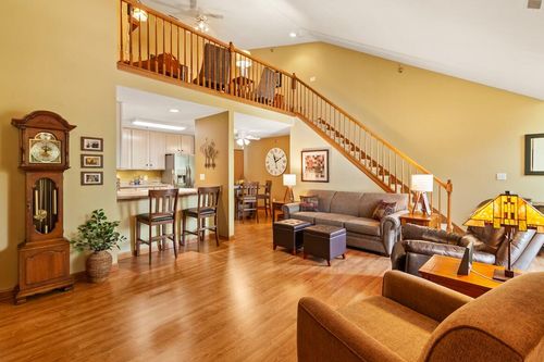 4731 S Hunter Ln, New Berlin, WI, 53151-7475 | Card Image