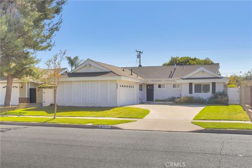 12151 Reagan St, Los Alamitos, CA, 90720-4135 | Card Image