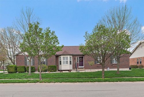 3302 Village Dr, Fairfield, OH, 45014-8108 | Card Image
