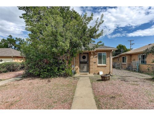2314 Newport St, Denver, CO, 80207 | Card Image