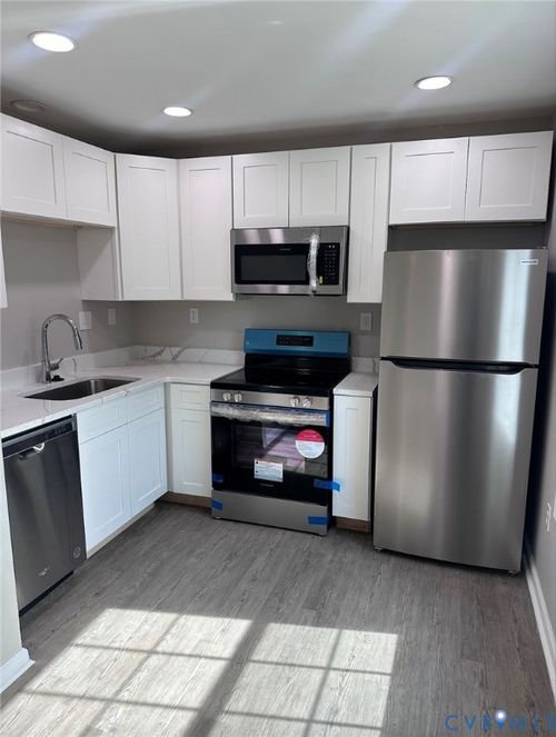 725 Wilson St, Petersburg, VA, 23803-2667 | Card Image