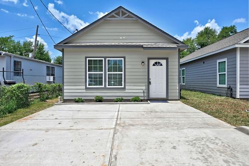 11911 Nelwood St, Willis, TX, 77318-7279 | Card Image