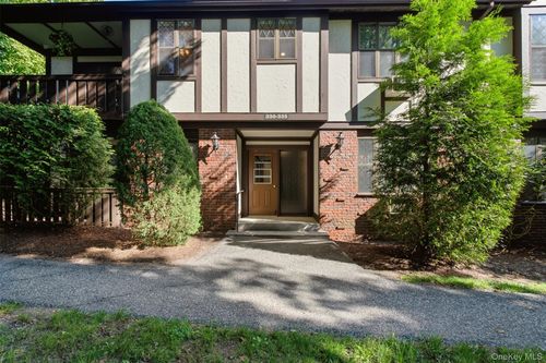 333 Sierra Vista Ln, Valley Cottage, NY, 10989-2707 | Card Image