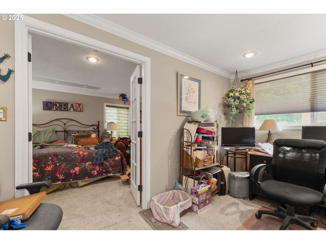270 Se Robin Way, House other with 3 bedrooms, 2 bathrooms and 2 parking in Gresham OR | Image 18