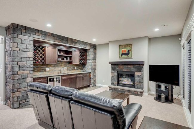 123 Mahogany Bay Se, Home with 4 bedrooms, 3 bathrooms and 7 parking in Calgary AB | Image 32