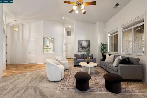 287 Mandarin Cir, Vacaville, CA, 95687-3113 | Card Image