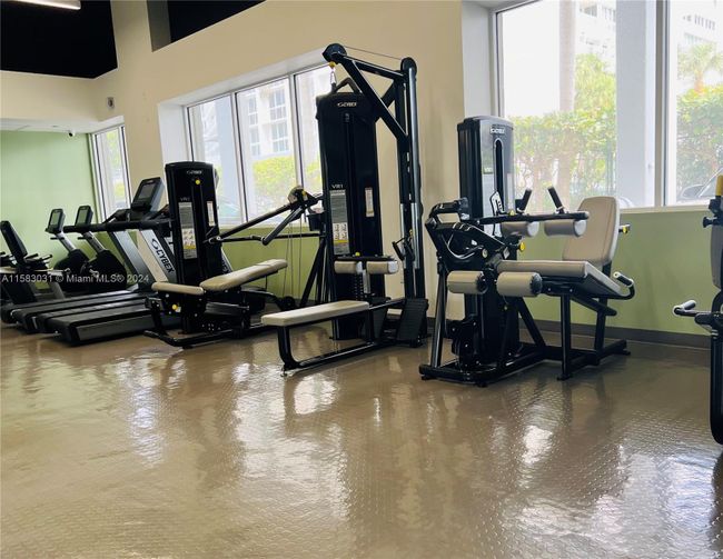 APT-23B - 881 Ocean Dr, Condo with 2 bedrooms, 2 bathrooms and null parking in Key Biscayne FL | Image 14