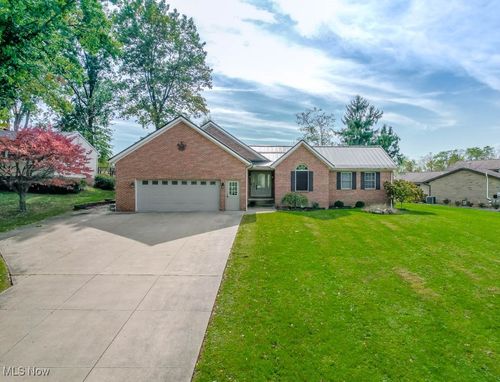 5700 Glena St, Louisville, OH, 44641-9240 | Card Image