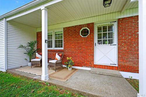 2 Seacord Ln, Washingtonville, NY, 10992-1105 | Card Image