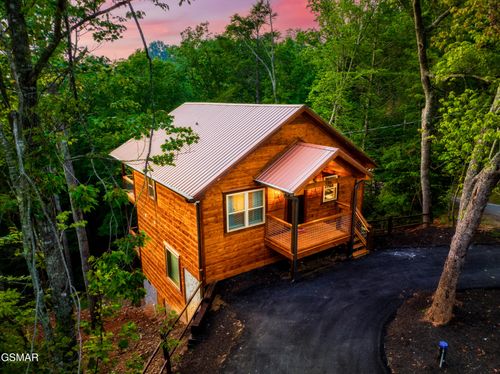 936 E Fir Street, Sevierville, TN, 37876 | Card Image