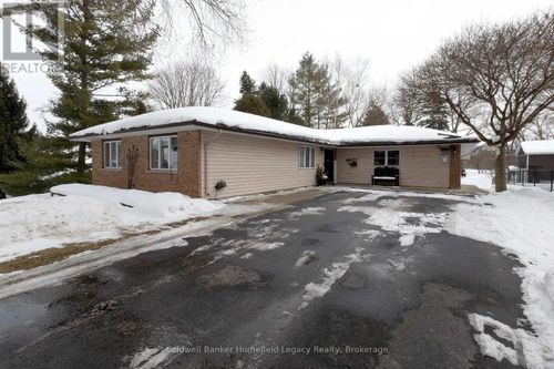 120 Jones Street W, St Marys, ON, N4X1B8 | Card Image