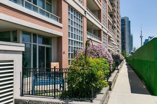 22-6 Pirandello St, Toronto, ON, M6K0B1 | Card Image