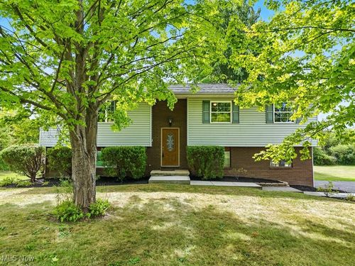 5540 River Rd, Madison, OH, 44057-9753 | Card Image