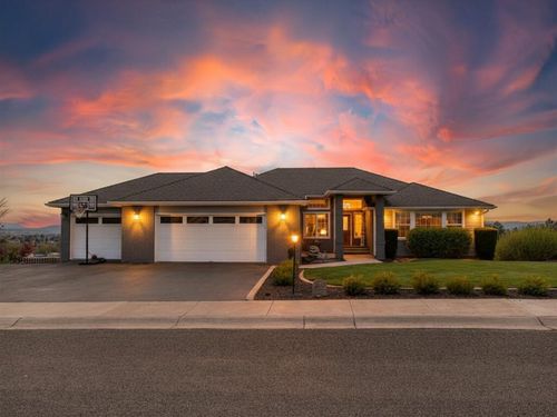 2212 Kimberly Dr, Klamath Falls, OR, 97603-5300 | Card Image