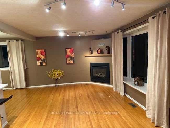 394073 County Rd 12, House other with 5 bedrooms, 2 bathrooms and 6 parking in Amaranth ON | Image 4