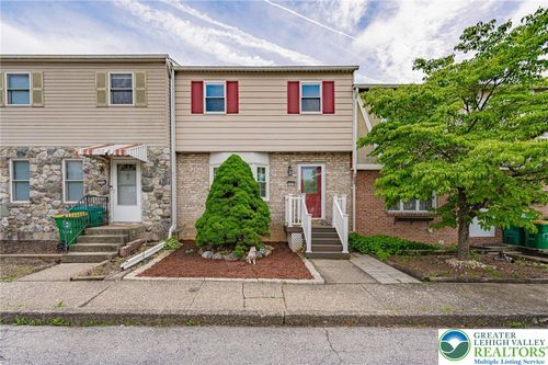5650 Greens Dr, ALLENTOWN, PA, 18106-9561 | Card Image