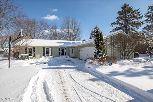 991 Sugar Maple Ln, Brunswick, OH, 44212-2443 | Card Image