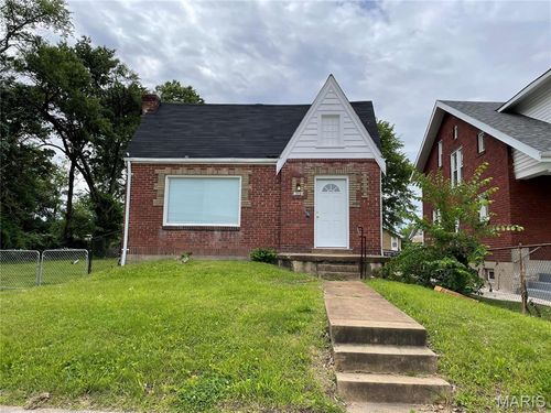 7916 Thomas Ave, Richmond Heights, MO, 63117-2011 | Card Image