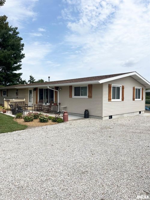 9606 S Vigal Rd, Pawnee, IL, 62558-4568 | Card Image