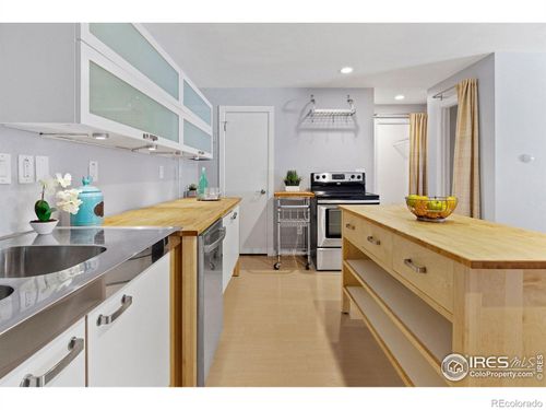 apt-302-645 Manhattan Pl, Boulder, CO, 80303-4041 | Card Image