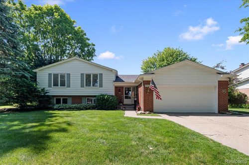 2366 Cumberland Dr, Troy, MI, 48085-3638 | Card Image