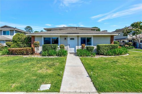 5-4612 Via Vista Cir, Huntington Beach, CA, 92649-5202 | Card Image