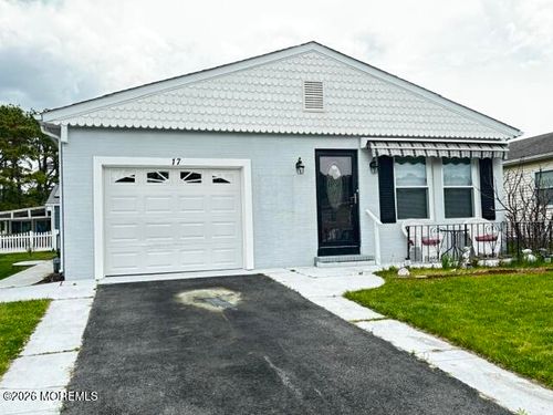 17 Merrilee Ln, Toms River, NJ, 08757-6516 | Card Image