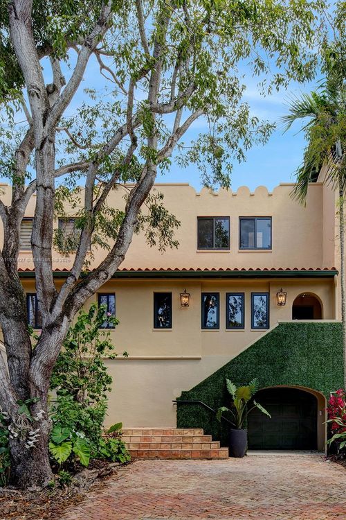 6206 Paradise Point Dr, Palmetto Bay, FL, 33157-2645 | Card Image