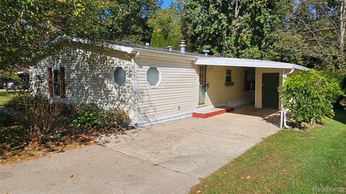 655 Park Vw, Clio, MI, 48420-1400 | Card Image