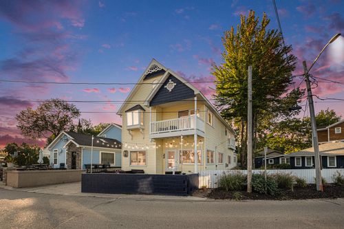 22 Grand Blvd, South Haven, MI, 49090-1128 | Card Image