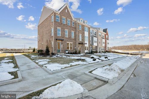 3529 Dean Dr, HYATTSVILLE, MD, 20782-1211 | Card Image