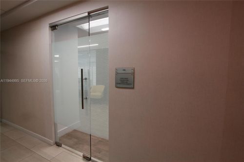 ste-500-150 Se 2nd Ave, MIAMI, FL, 33131-1570 | Card Image