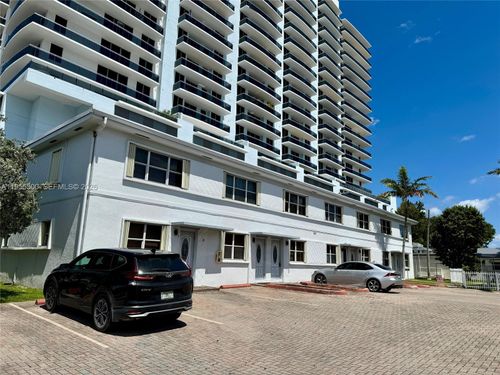 apt-3-7801 Hispanola Ave, North Bay Village, FL, 33141-4278 | Card Image