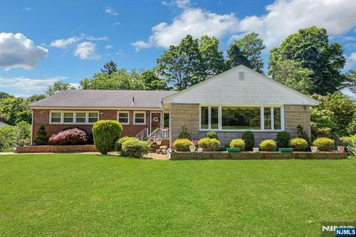 10 Shaw Road, Woodcliff Lake, NJ, 07677 | Card Image