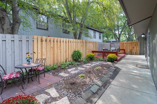 2430 Unity Ave N, Golden Valley, MN, 55422-3450 | Card Image