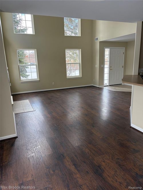 302 N Vista, Auburn Hills, MI, 48326-1446 | Card Image