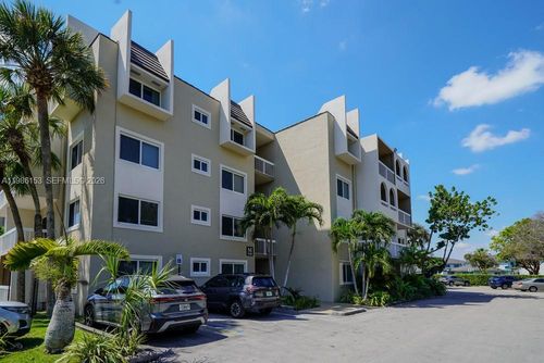 apt-401-7920 Camino Real, Miami, FL, 33143-6722 | Card Image