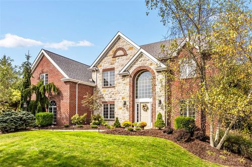 215 Farmington Dr, Venetia, PA, 15367-1453 | Card Image