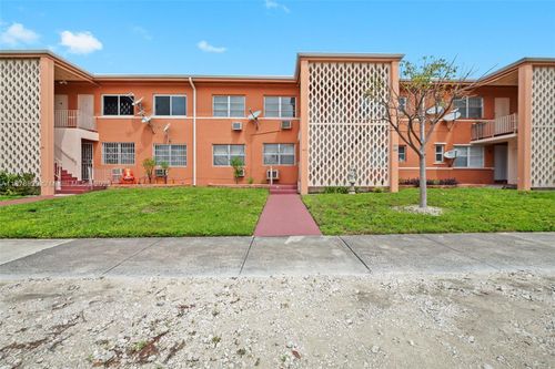 10b-3571 Sw 10th St, Miami, FL, 33135-4348 | Card Image