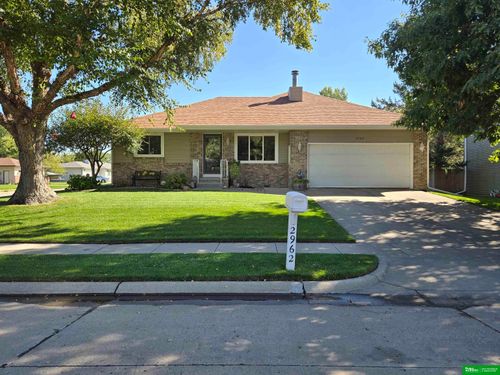 2962 Nebraska Ave, Fremont, NE, 68025-2058 | Card Image